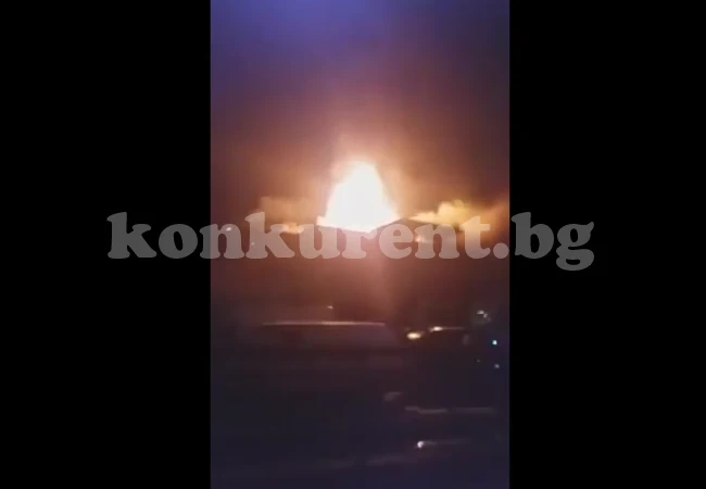 ВИДЕО: Огнен ад в новогодишната нощ! Изгоря приютът на отец Иван! Десетки българчета останаха без покрив за началото на 2018-а 