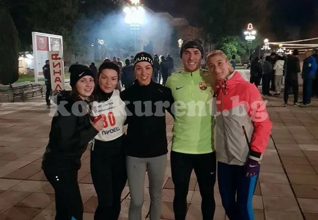 Спортист №6 на Мездра финишира първи на площад „Тодор Живков“ в Правец