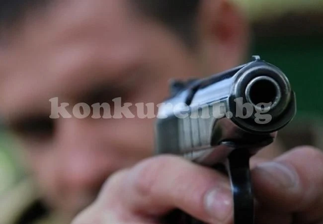 Роднини стреляха по семейство със самоделен пистолет