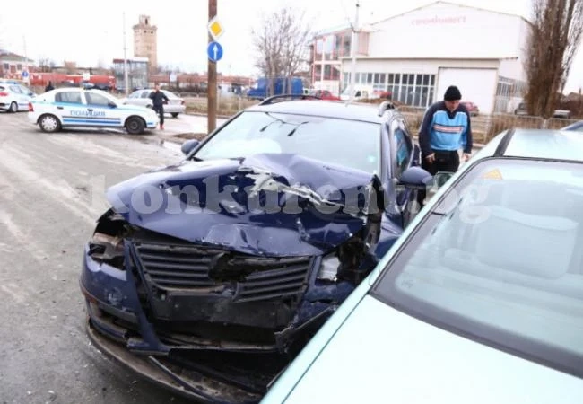 СНИМКИ от верижната катастрофа тази сутрин
