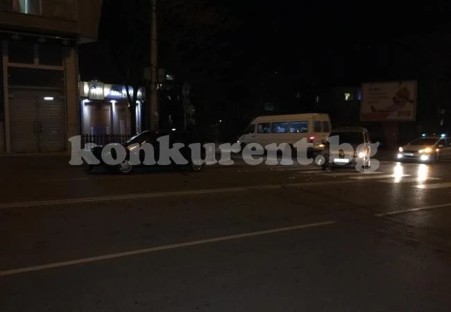 Шофьори огънаха ламарините при катастрофа на \