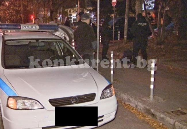 Дрогиран шофьор млати с тръба колега на пътя