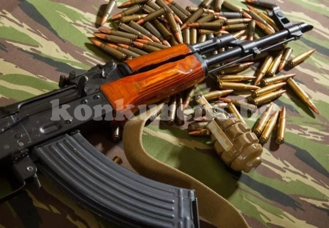 Образуваха бързо производство срещу мъж, кътал боен арсенал