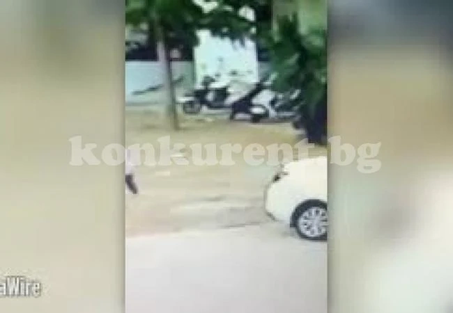 Шахта пропадна под краката на дете, то загина (ВИДЕО)