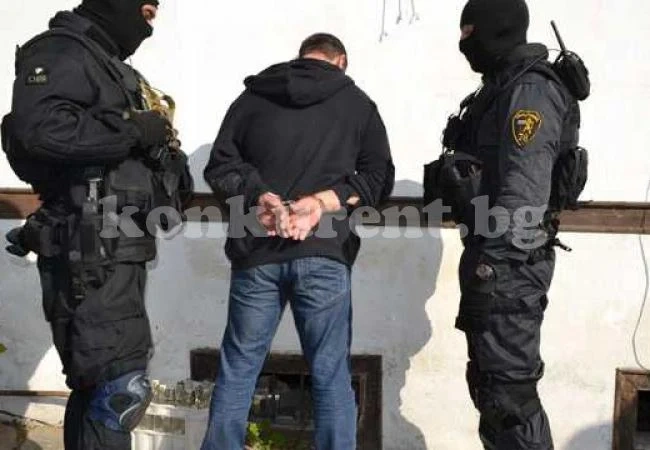Непълнолетен претараши магазин