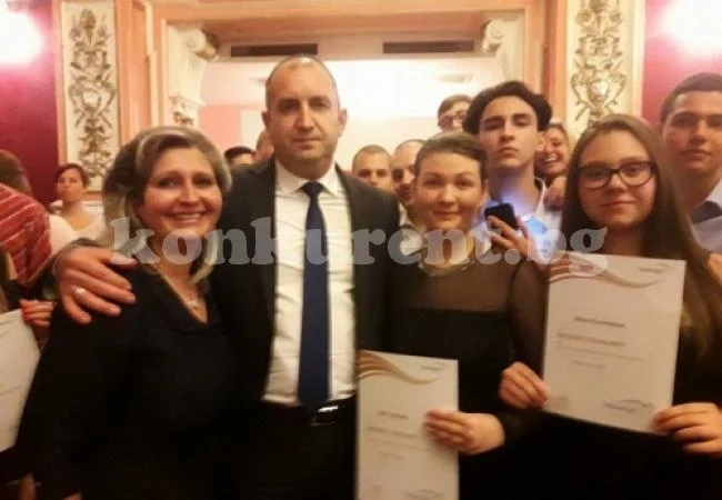 Радев награди деца от Оряхово