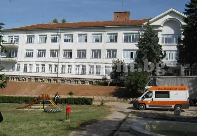 Болници спряха работа за 1 час
