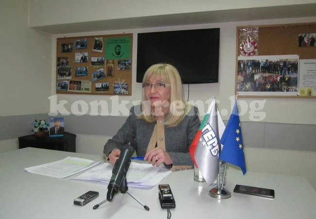ПОЗИЦИЯ Петя Аврамова: Увеличаването на план-приема в професионалните гимназии е първата крачка в правилна за образованието ни посока