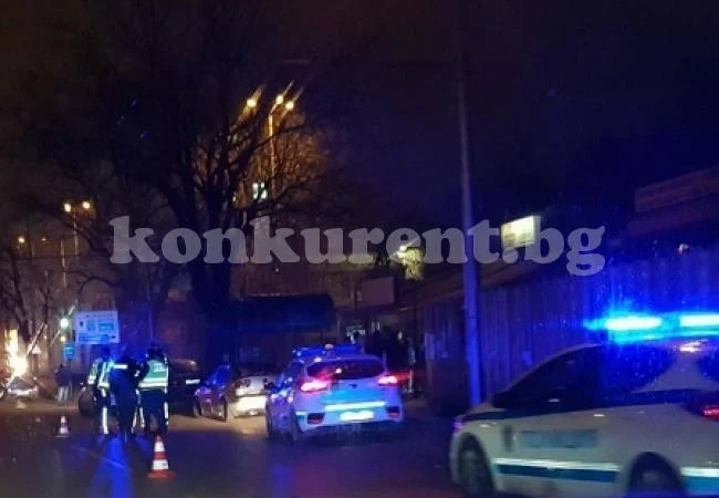 Задържаха мъж, удрял полицай в главата