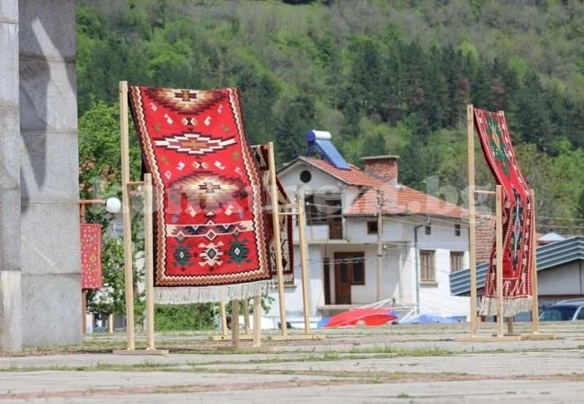 Музеят на килимарството търси дарители