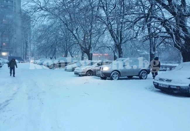 Дете откри труп на мъж в парк