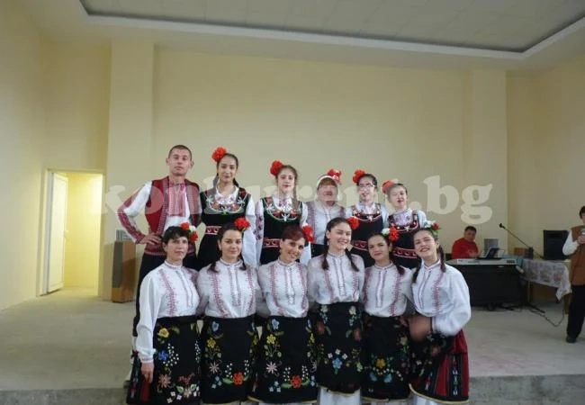 В Бели извор играха хора и се веселиха