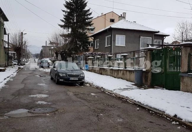 И в Мездра пропищяха от неправилно паркираните коли СНИМКИ