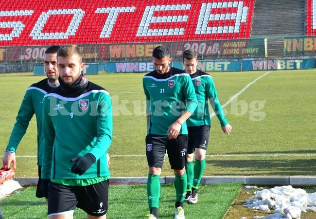 Ботев сгъна Лудогорец II в Балчик с голове на новаци