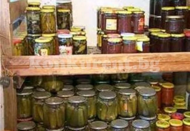 Гладен крадец нападна зимнината на стопанин