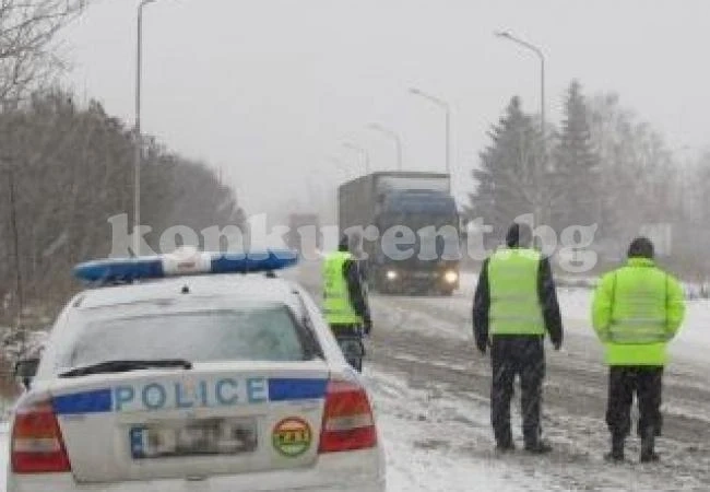 Почерпен водач преспа в ареста