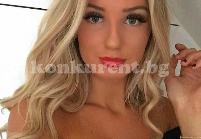 Шокиращи СНИМКИ (18+): Изрод сплеска с бутилка лицето на прелестна блондинка, не му дала да бръкне в най-милото ѝ