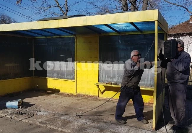 Ликове на възрожденци ще красят спирки