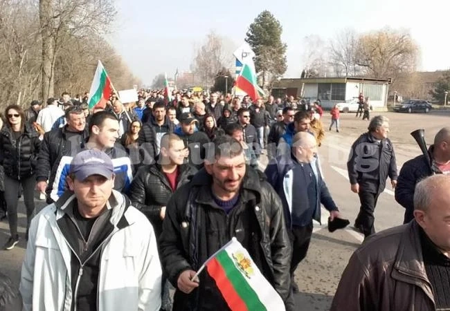 Протест отново затвори за часове Е 79. Видин стяга жива барикада и на 3 март