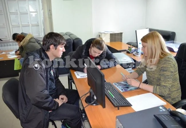 Община Враца отвори гише за приемане на сигнали за нанесени щети от силния вятър