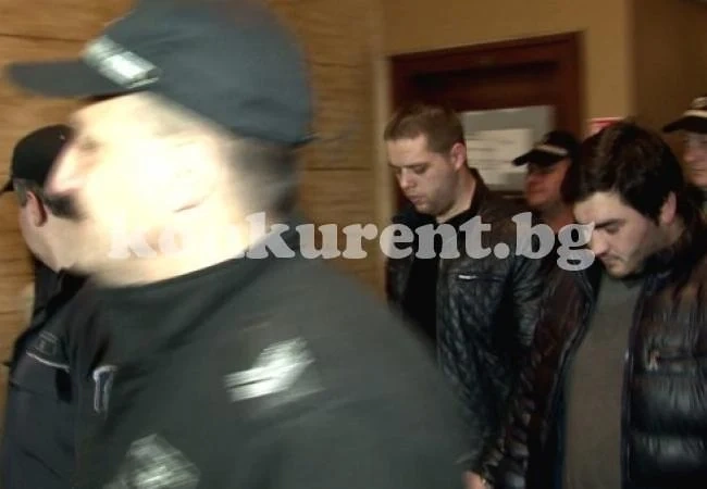 Тръгна делото срещу биячите на таксиметров шофьор