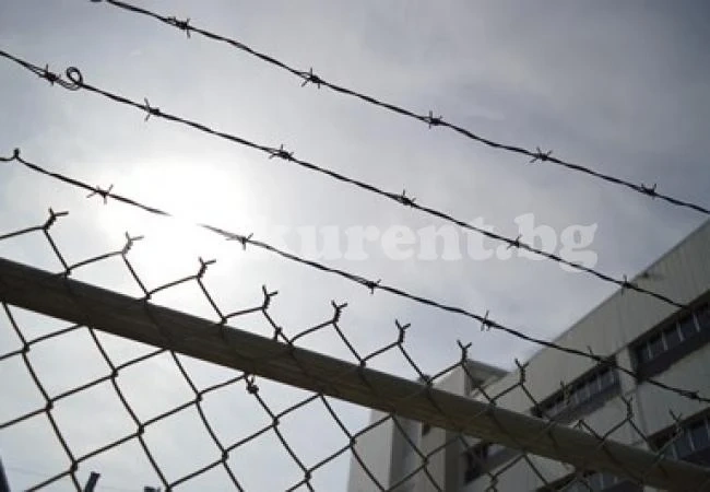 По 4 години затвор за двама, блудствали с малолетно момиче