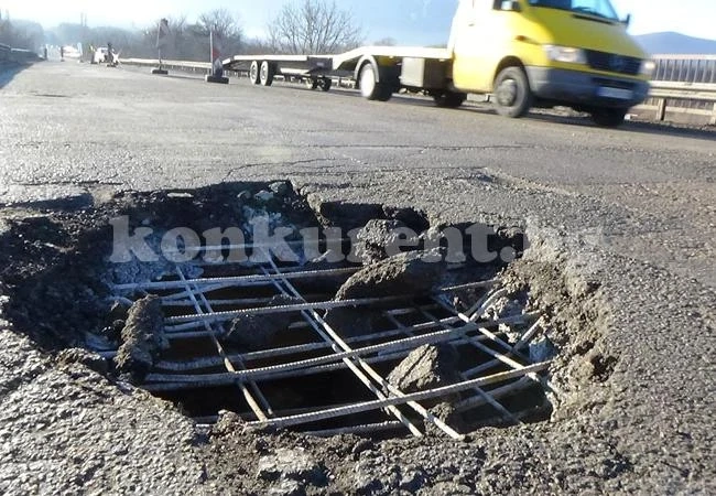 Почват моста край Краводер, ето кой го ремонтира