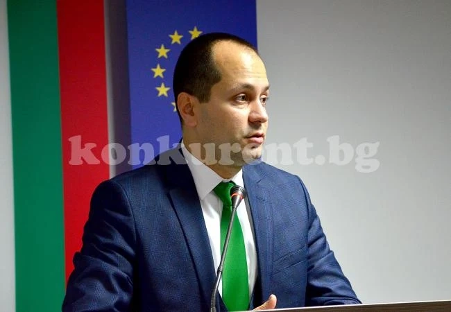 ОБНОВЕНА Калин Каменов със силно изказване на конгреса на БФС, даде рамо на Боби Михайлов