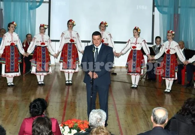 Оряхово се поклони пред гения на Дико Илиев СНИМКИ