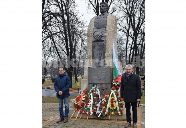 В Монтана почетоха Левски