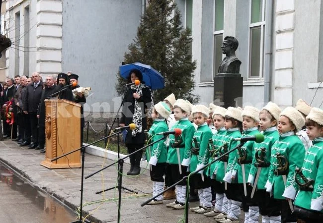 Отслужиха заупокойна молитва