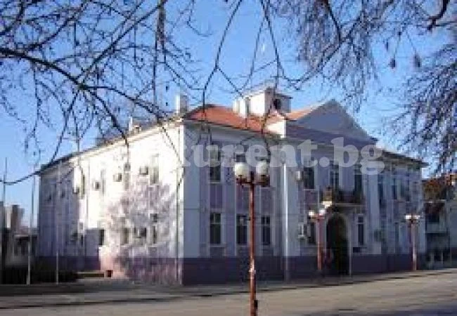 Продават и отдават под наем изгодно общински имоти