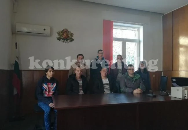 Врачански ученици влязоха в съда