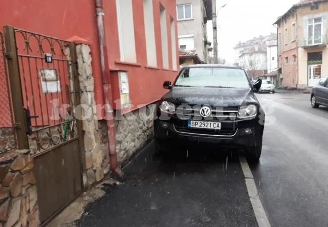Да паркираш по врачански СНИМКИ