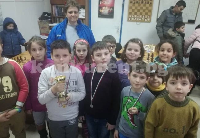 Излъчиха призьорите по шах във Видин при най-малките