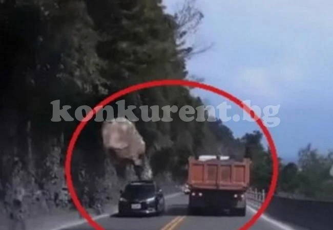 Шофьори изкараха невероятен късмет - разминаха се на косъм от падаща скала (ВИДЕО)  