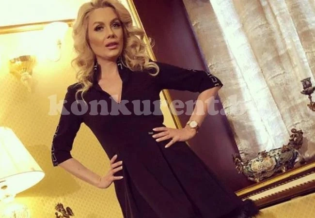 (СНИМКА) Венета Райкова се пропи, дави мъка