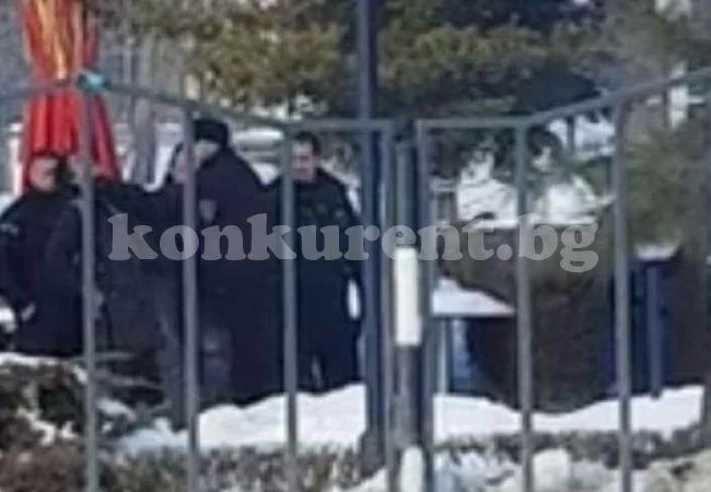 Униформени душиха около заведения във врачанско