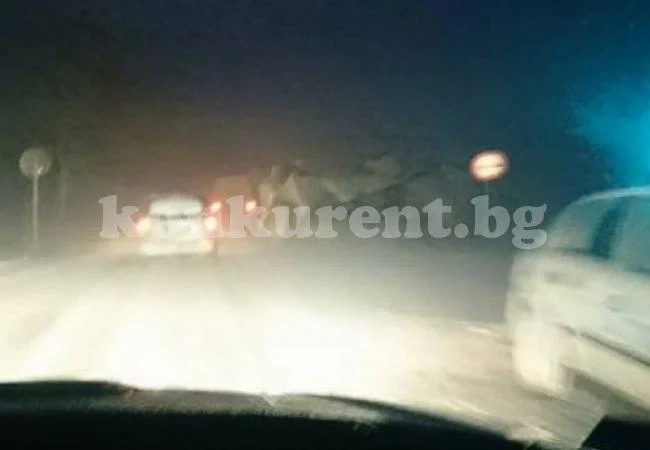 Пиян тиряджия катастрофира на бензиностанцията