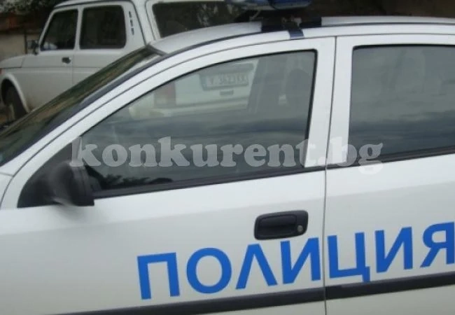 Баща и син бият кмет и полицай