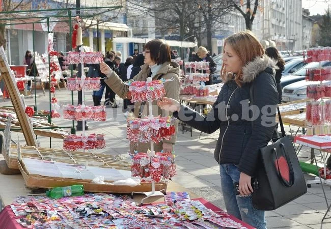 Около 2 бона влизат в хазната на Монтана от мартеници
