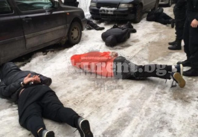 Една от натръшканите мутри от спецотряд \