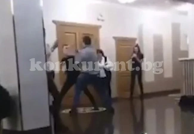 Мъж се опита да развали концерт на Бузова, нахвърлил се върху охраната