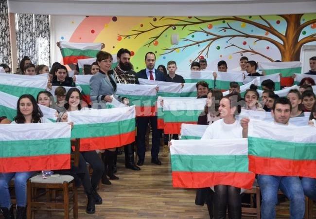 Калин Каменов: На националния празник всеки трябва да се гордее, че е българин