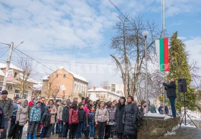 И в Роман се поклониха пред освободителите СНИМКИ