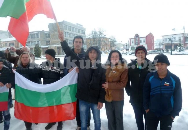 В Борован издигнаха трибагреника