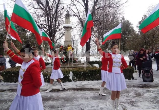 В Бутан се поклониха пред героите СНИМКИ