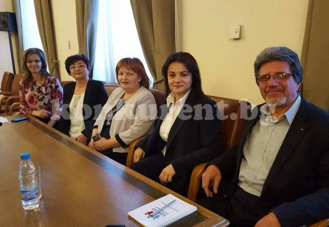 Росица Кирова: Гражданското общество да помага за управлението на страната