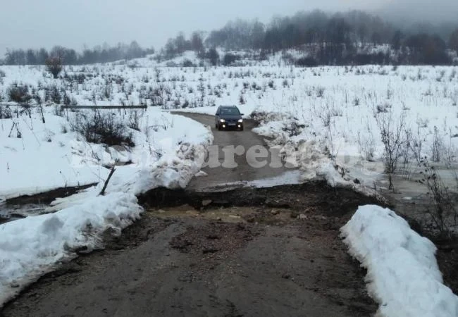 Река отнесе мост във Видинско