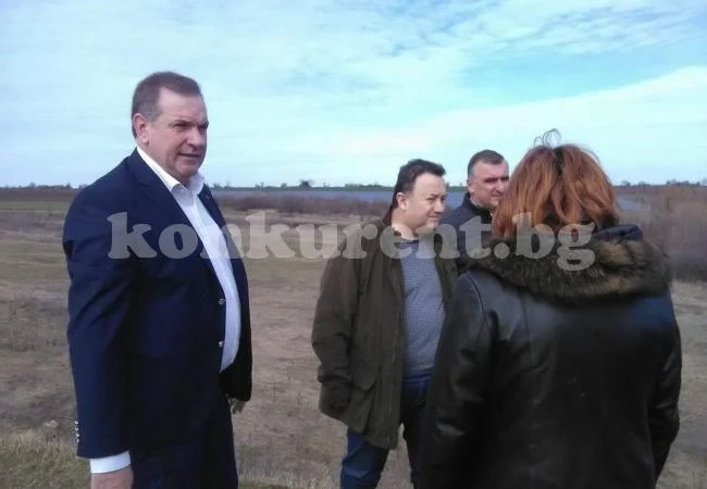 Заместник-министър провери ситуацията с язовир \